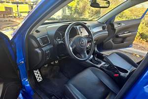 Subaru Impreza WRX Limited Hatchback 2011 d'occasion, boîte manuelle 5 vitesses, transmission intégrale, couleur bleu perle, provenance Californie, non modifiée - Product Image 4