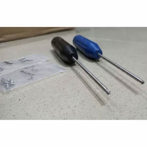 Destornillador Maxilofacial de 1.5mm y 2.0mm (2 Piezas) con 50 Tornillos de Titanio - Product Image 1