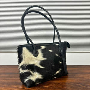 Bolsos de Mano de Cuero Vacuno Personalizados a Bajo Precio para Mujer, Estilo Nuevo 2025, Bolsos Casuales de Cuero Vacuno para Venta en Línea - Product Image 1