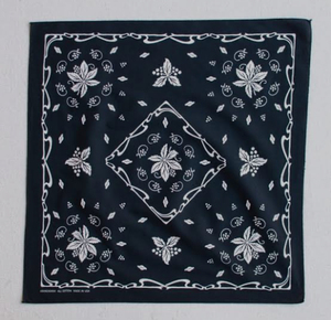 Pañuelos Cuadrados para Mujer, Pañuelos de Moda con Logotipo Personalizado, Pañuelos Hechos a Mano a Bajo Precio, Unisex, para Exteriores, para las Cuatro Estaciones, con Múltiples Diseños - Product Image 4