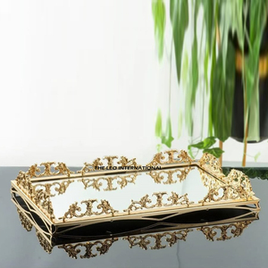 Plateau de luxe moderne et exclusif avec poignées dorées martelées, forme carrée créative, plateau en argent fabriqué à la main pour servir les meilleurs fruits - Product Image 6