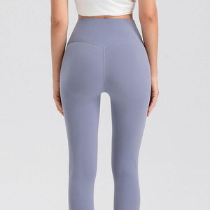 Leggings de yoga pour femmes, style tendance, fabriqués au Pakistan, taille élastique, prix de gros raisonnable, vente en ligne. - Product Image 3