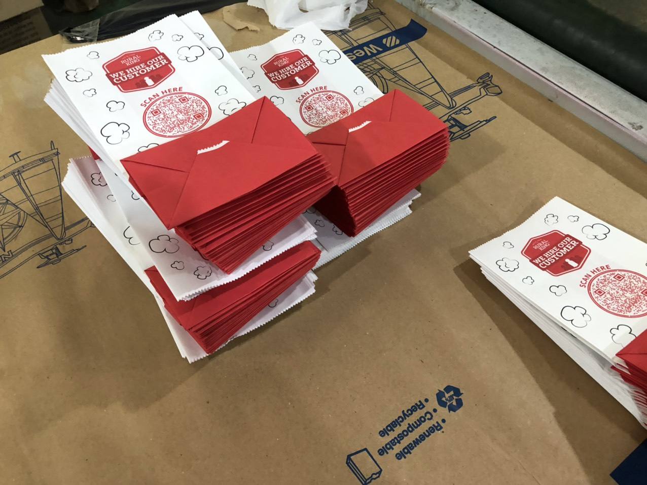 สี: สีน้ำตาล, สีขาว, สีน้ำตาลธรรมชาติ, สีสัน