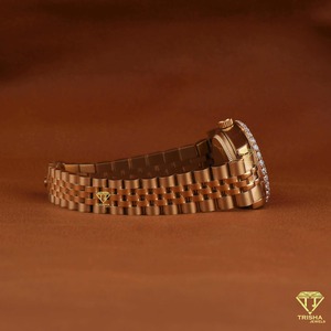 Montre élégante en diamant cultivé en laboratoire à la demande, étanche et durable, parfaite pour un usage spécial et quotidien - Product Image 4