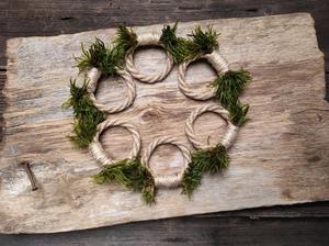 Anneau de serviette en jute vintage fait à la main avec un motif de feuille verte pour la décoration de table de salle à manger rustique et de fête en provenance d'Inde - Product Image 6