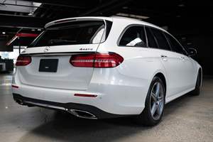 MERCEDES-BENZ E400 4MATIC WAG0N 2018 D'OCCASION CÔTÉ GAUCHE/DROIT - Product Image 4