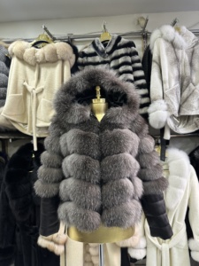 Manteau d'hiver en fourrure de renard de luxe de qualité supérieure pour femmes Ultra doux en peluche Chaud Épais Vêtement d'extérieur de haute qualité Motif décontracté sur mesure - Product Image 2