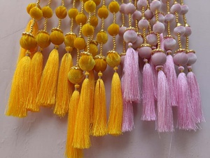 Guirnalda Decorativa India Hecha a Mano con Bolas de Terciopelo para Colgar en la Pared y Decoración de Puertas del Hogar, Decoración Vibrante con Bolas de Terciopelo - Product Image 5