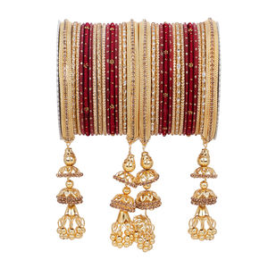 Ensemble de bracelets traditionnels élégants en velours recouvert de strass Kundan, tendance, classique, pour mariages, occasions spéciales, légers - Product Image 2