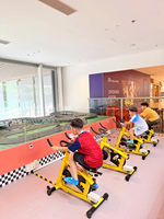 Parc d'attractions intérieur commercial personnalisable, aire de jeux, piscine à balles en peluche, carrousel, piste de conduite pour enfants, solution clé en main