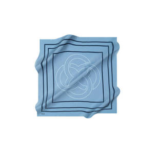 Écharpe carrée en soie bleu clair avec motif logo - Product Image 1