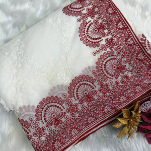 ส่าหรีผ้าไหมสีแดงผ้าโปร่งบางสำหรับเจ้าสาวชุดแต่งงานเสื้อแฟนซีสุดพิเศษสำหรับผู้หญิงเสื้อเบลาส์อินเดียแบบดั้งเดิมมีสไตล์ - Product Image 1