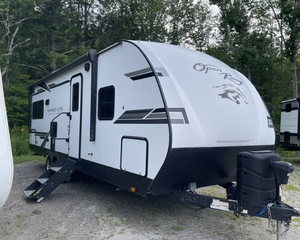 Occasion - 2022 - High-Land-Ridge-Open-Range-Lite-242-R-L-RV-Camper disponible - Product Image 5