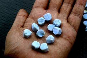 25pcs 10-12MM Pendentif Opale Bleue Naturelle Cristal de Guérison de la Meilleure Qualité Belle Création de Gemme Pierre Brute Lâche - Product Image 5