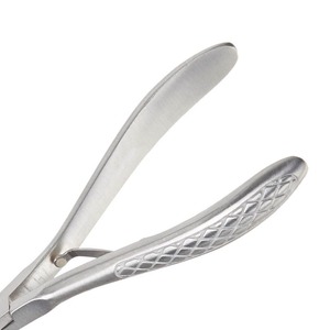 Vente en gros de pinces à cuticules en acier inoxydable de qualité supérieure, durables, pour les ongles des pieds et des doigts, options personnalisées disponibles en provenance du Pakistan - Product Image 6