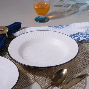 Plato de Pasta de Cerámica Blanca con Borde Negro, Ecológico y Duradero, Plato Decorativo Moderno - Product Image 4