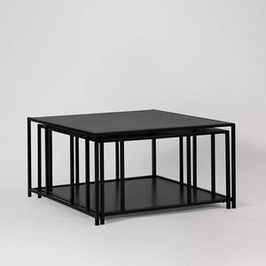 Table cylindrique ronde élégante en or conçue pour les chambres à coucher et les coins décoratifs avec un attrait intemporel - Product Image 6