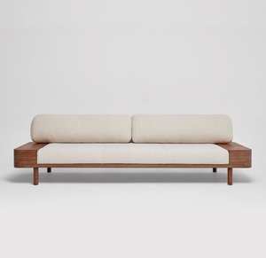 Sofá minimalista contemporáneo con un elegante marco de madera con bordes y asiento de tapicería suave para una elegancia moderna - Product Image 4