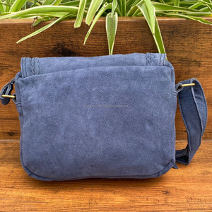 กระเป๋าหนังแท้ทรงโฮโบแบบมีพู่ห้อย ปี 2024 หนังวัวสีม่วง ดีไซน์หรูหรา ขนาดใหญ่ สำหรับผู้หญิง - Product Image 4