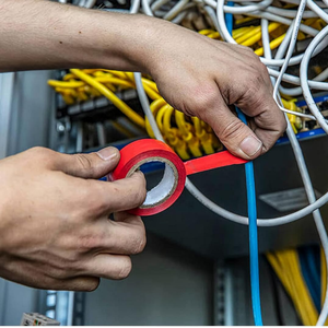 Raytech autoestinguente nastro isolante in PVC colore rosso 15mm X dimensioni per impianti elettrici e baie di cablaggio - Product Image 4