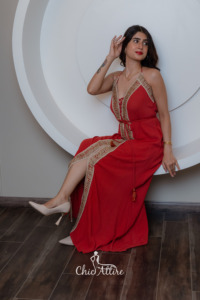Robe longue rouge A-Line avec broderie dorée complexe Robe éthique Design licou Parfait pour les événements en soirée et les soirées d'été - Product Image 5