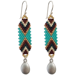 Boucles d'oreilles brodées de perles de rocaille faites à la main de luxe pour cadeaux Boucles d'oreilles à breloques en perles de rocaille d'élégance saisonnière - Product Image 1