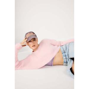 Suéter Cárdigan Corto de Pelo Sintético para Mujer, Transpirable, Sin Tejer, con Logotipo Frontal y Decoración de Botones para Otoño/Invierno - Product Image 1