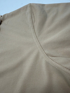 Camisa Unisex de Alta Calidad, Mezcla de Poliéster y Algodón 65/35, Color Beige Sólido, Estilo Casual de Negocios, Tejido Piqué, Manga Corta con 3 Botones, Vietnam - Product Image 5