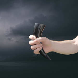 Jarra de cuerno para beber inolvidable hecha a mano, artesanías naturales para amantes de la cerveza y el hidromiel - Product Image 2