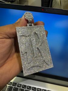 925 Sterling Silver Personnaliser Glacé Nom Pendentif Moissanite Diamant Hip Hop Blanc Couleur Pierre Pendentif pour Lui - Product Image 2