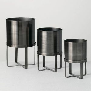 ชุดกระถางต้นไม้เหล็กแบบคลาสสิกสามชิ้นสำหรับตกแต่งห้องนั่งเล่น - Product Image 4
