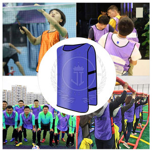 Gilet d'entraînement de football en maille de polyester, logo personnalisé, séchage rapide, respirant, haute qualité - Product Image 4