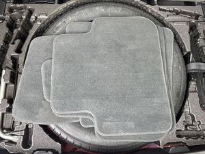 NEATLY utilisé 2022 A-u-d-i Q3 qu_att_ro Premium Plus 40 TFSI - Product Image 3