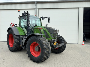 Tracteur agricole Fendt 828 Vario de haute qualité puissant et efficace - Product Image 4