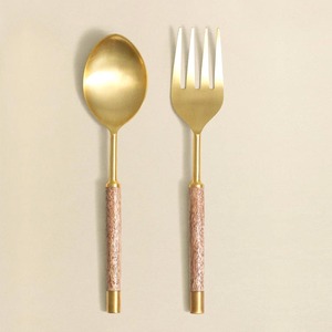 Juego de servir ensalada con mango de madera de acero inoxidable de diseño real disponible para bodas, hoteles y restaurantes a un precio excelente - Product Image 1