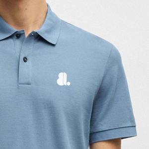 เสื้อเชิ้ตผู้ชายทรงปกติ ผ้าเจอร์ซีย์ใยไผ่ 100% ระบายอากาศได้ดี แขนสั้น สีพื้น - Product Image 4