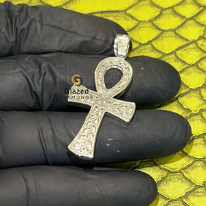 Pendentif Hip Hop Ankh en or blanc 10Kt amélioré avec des diamants ronds de laboratoire de taille brillante VVs Clarity - Product Image 3