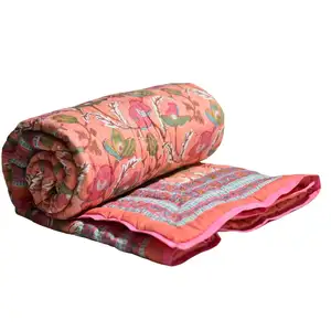 भारतीय आपूर्तिकर्ता से किफायती कीमतों पर थोक मात्रा में सर्दियों के लिए सूती रजाई से बने हाथ से बने कंबल