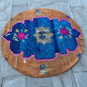 Alfombra Turca Vintage de 4.5x4.5 pies, Alfombra Decorativa, Alfombra de Lana Sólida Azul Marrón - Product Image 4