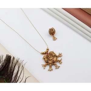 Conjunto de Collar con Colgante de Estilo Moderno para Mujer con Joyería de Moda para Fiestas, Sesiones de Fotos y Regalos, de Proveedor Indio - Product Image 5