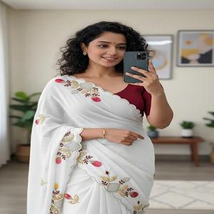 Sari en Georgette lourde pour femme, motif floral Butta avec bordure brodée Khatli, fabriqué en Inde, en stock - Product Image 1