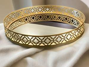 Bandeja decorativa de color dorado hecha de vidrio y metal de alta calidad - Product Image 2