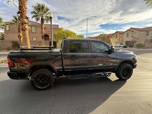 2025 R/A/M 1500 Rebel X Crew Cab 4x4 con Luces LED, Techo Solar y Cámara Trasera de 360° - Product Image 4