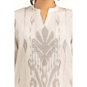 Costume pour femme en jacquard blanc cassé 3 pièces avec décoration boutonnée - Product Image 3