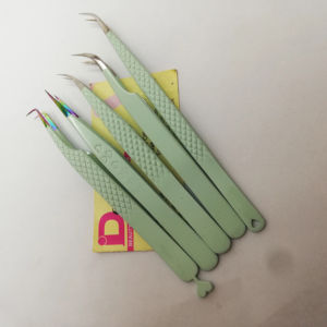 Pinzas de pestañas personalizables profesionales de Venta caliente polvo de menta Acero inoxidable recubierto de Color nuevo diseño de etiquetado - Product Image 3