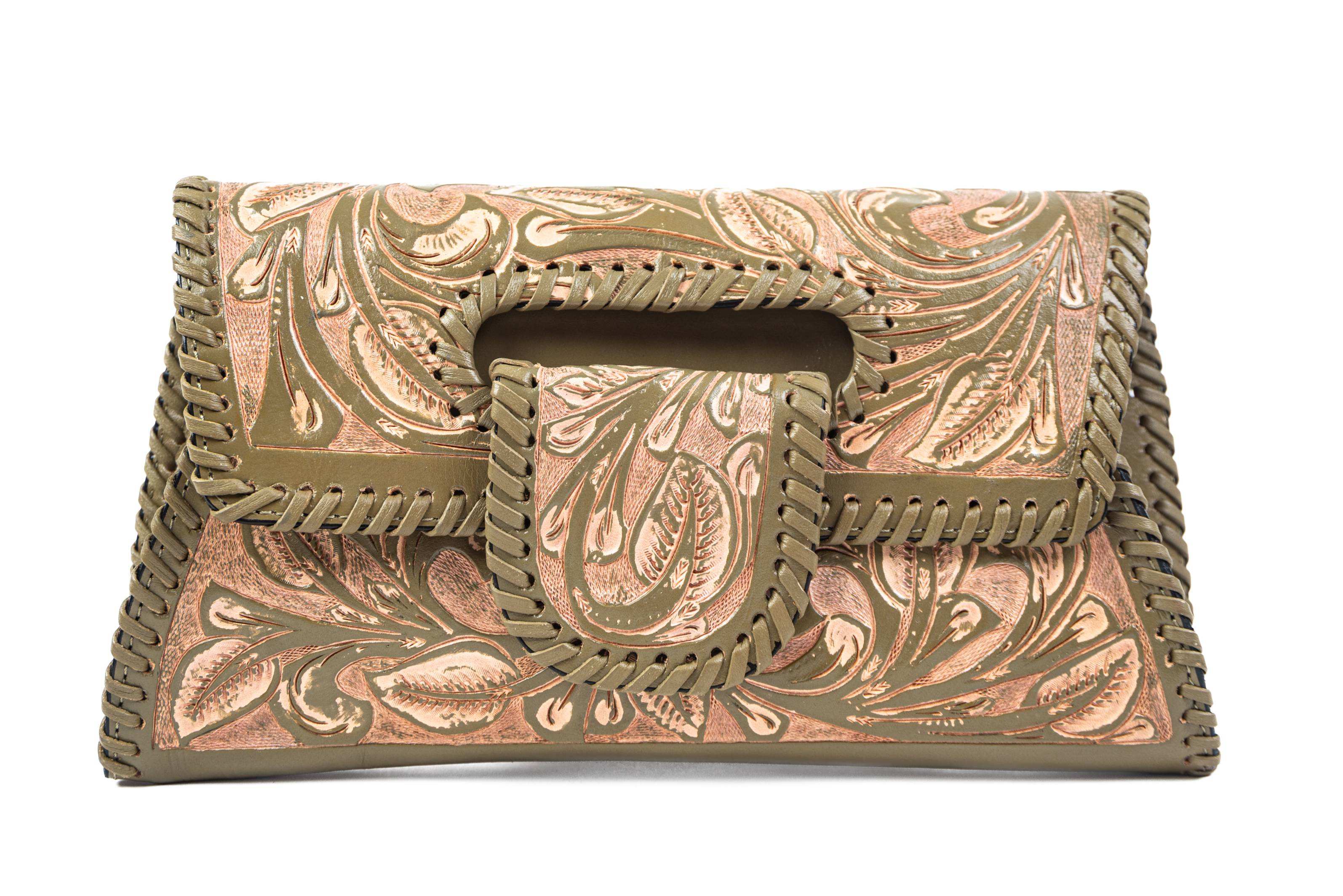 สีเขียวมะกอก