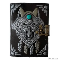Carnet en cuir fait main noir avec motif loup en relief, double couleur, style vintage, pour livre de sorts, marque Shadows Radaba, usage promotionnel, avec fermeture C, le meilleur