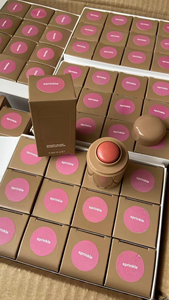 Stick de blush crème bio vegan de haute qualité, 9 couleurs — Cosmétiques de voyage format poche pour usage quotidien avec étiquettes personnalisables - Product Image 1
