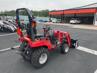 Tractor de Ruedas Massey Ferguson GC1705 Rojo con Tracción en las 4 Ruedas, Transmisión por Engranajes, Tractor de Jardín Multifuncional