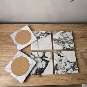 Sous-verres carrés en marbre Calacatta Viola avec dos en liège, décoration intérieure, cuisine, salon - Product Image 3